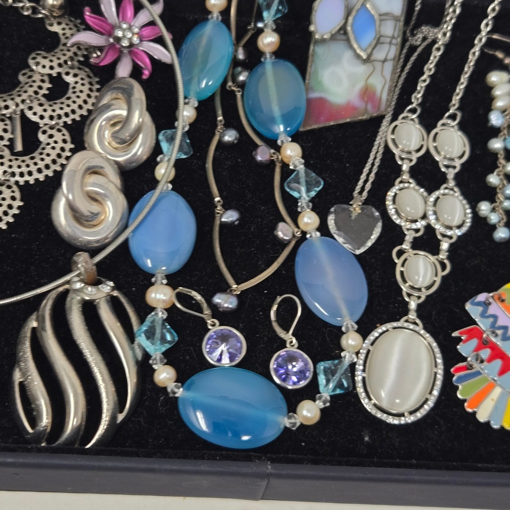 Silvertone Vintage to Modern Eclectic Jewelry Lot Crown‎ Trifari Napier WHBM - Picture 9 of 16